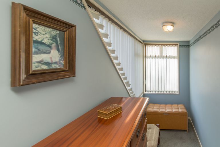 Photo of property in 2 Kent Lodge Avenue, Avonhead, Christchurch, 8042