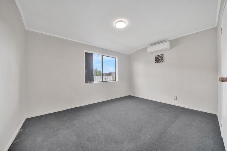 Photo of property in 2/24 Norrie Smith Avenue, Flat Bush, Auckland, 2023