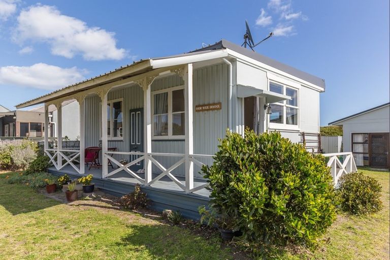 Photo of property in 10 Mahuri Street, Himatangi Beach, Foxton, 4891