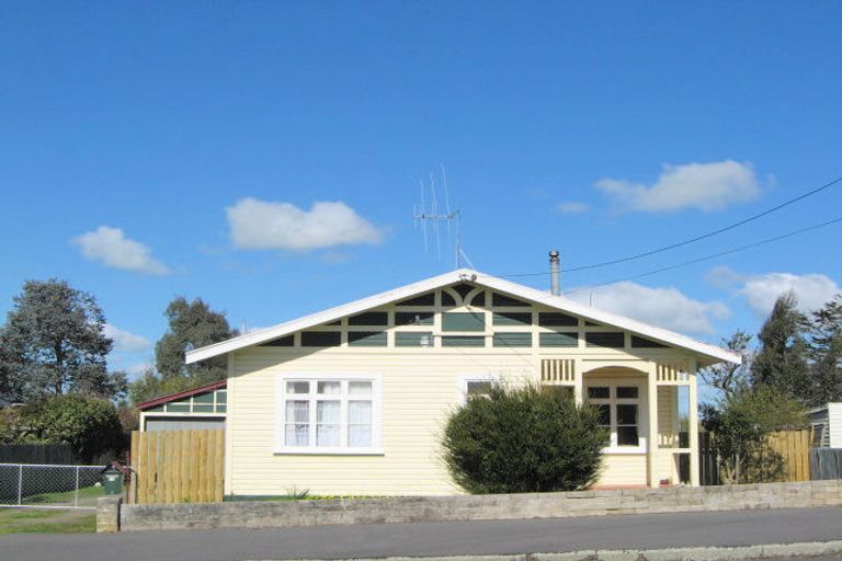 Photo of property in 19 Hunia Street, Marton, 4710