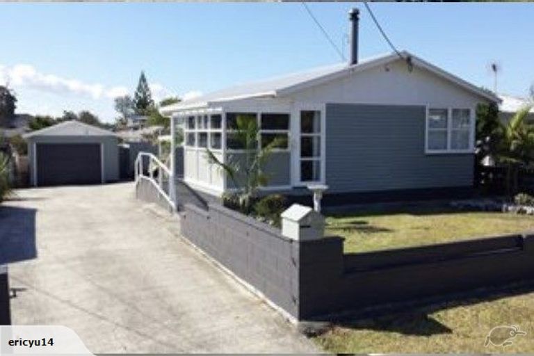 Photo of property in 112 Wharf Road, Te Atatu Peninsula, Auckland, 0610