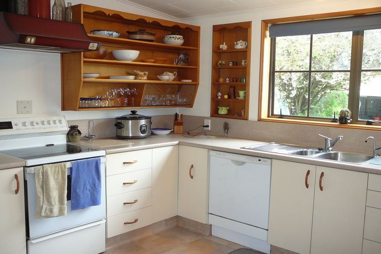 Photo of property in 16 Young Lane, Clyde, Alexandra, 9391