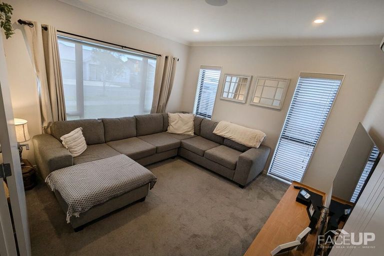 Photo of property in 21 Holcroft Street, Papakura, 2110