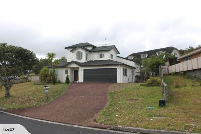 Photo of property in 5 Tyrico Close, Unsworth Heights, Auckland, 0632