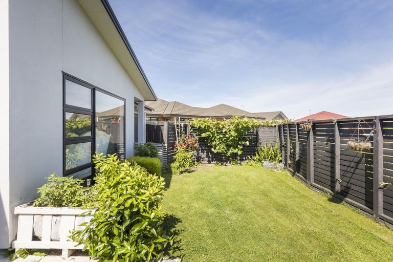 Photo of property in 1 Angelina Way, Kelvin Grove, Palmerston North, 4414