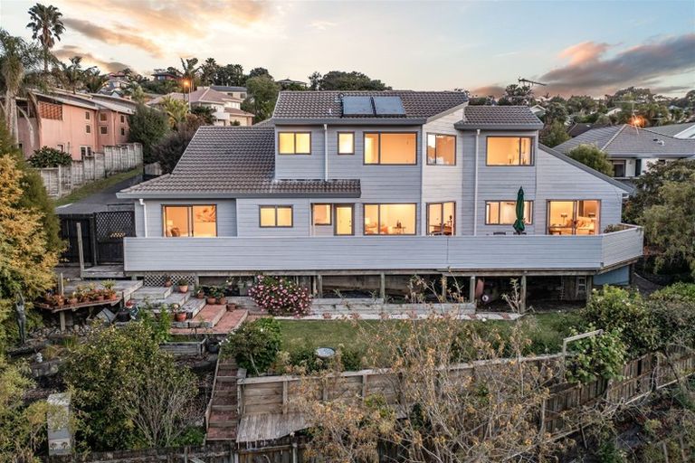 Photo of property in 20 Carnmore Place, Torbay, Auckland, 0630