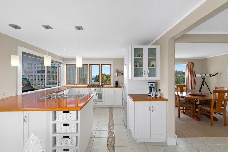 Photo of property in 1 Penguin Street, Leigh, 0985