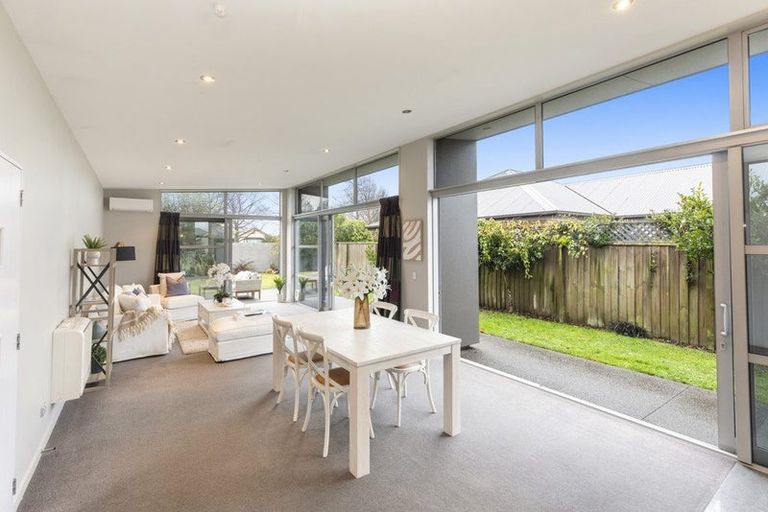 Photo of property in 2 Sycamore Close, Rangiora, 7400
