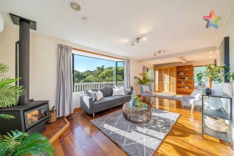 Photo of property in 24 Titiro Moana Road, Korokoro, Lower Hutt, 5012