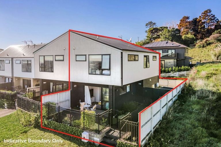 Photo of property in 13 Maureen Close, East Tamaki Heights, Auckland, 2016