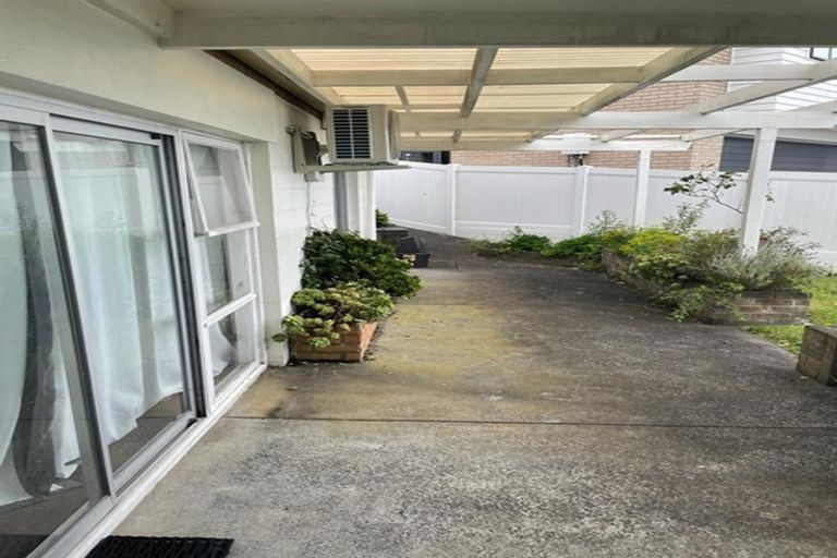 Photo of property in 17 Cashmere Place, Glenfield, Auckland, 0629