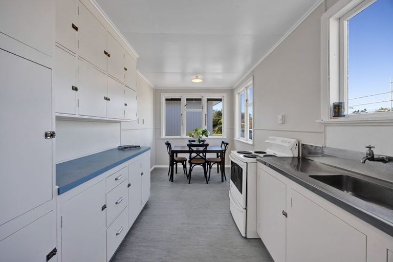 Photo of property in 20 Pukatea Street, Inglewood, 4330