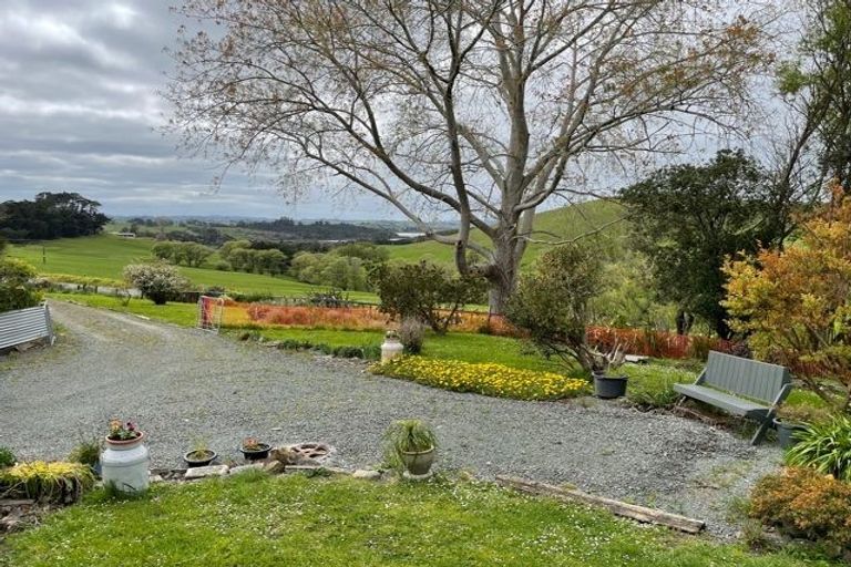 Photo of property in 244 Tinopai Road, Matakohe, 0593