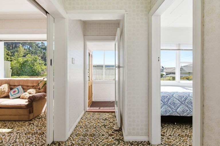 Photo of property in 64 Duncan Terrace, Kilbirnie, Wellington, 6022