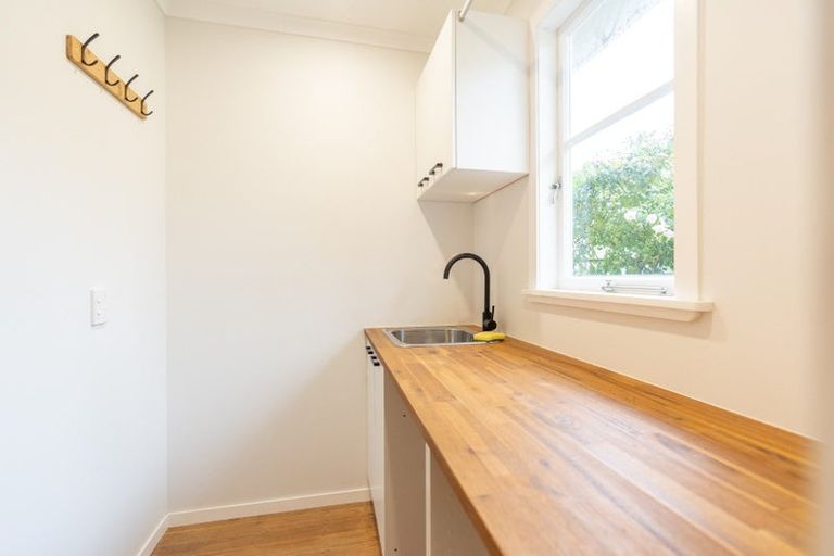 Photo of property in 27 Pembroke Street, Highbury, Palmerston North, 4412