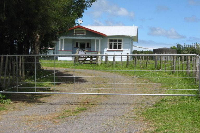 Photo of property in 33 Farrand Road, Kumeu, 0891