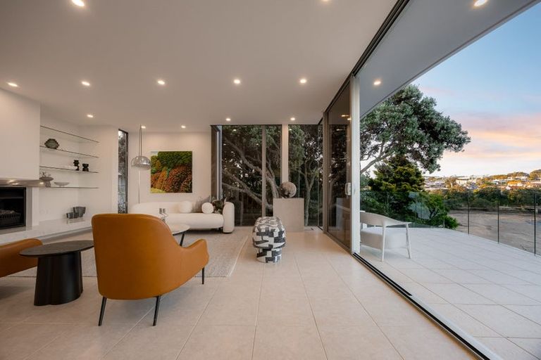 Photo of property in 19 Bournemouth Terrace, Murrays Bay, Auckland, 0630