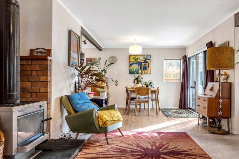 Photo of property in 11 Oxford Road, Lake Rotoma, Rotorua, 3074