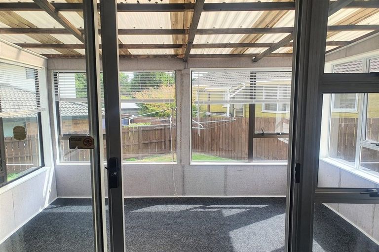 Photo of property in 22 Penfold Place, Henderson, Auckland, 0610
