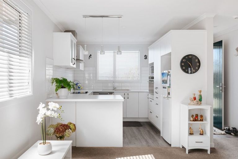 Photo of property in Waterview Estate, 60/4 Greystone Place, Omokoroa, 3114