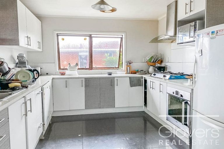 Photo of property in 1/4219 Great North Road, Glendene, Auckland, 0602