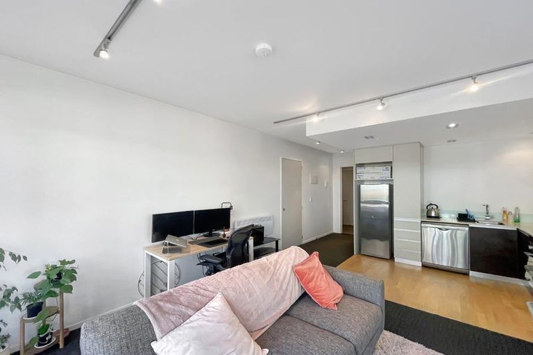 Photo of property in Revolucion Apartments, 105n/28 Torrens Terrace, Mount Cook, Wellington, 6011