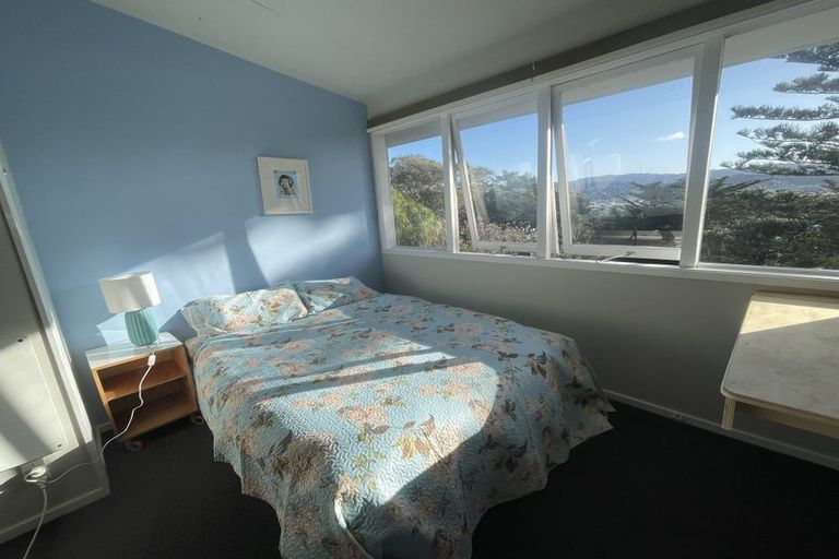 Photo of property in 24 Beacon Hill Road, Strathmore Park, Wellington, 6022