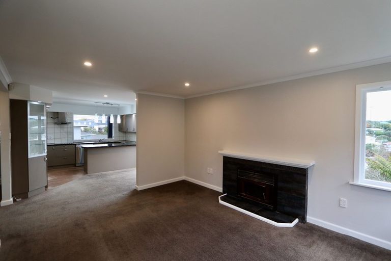 Photo of property in 15 Baylands Drive, Newlands, Wellington, 6037