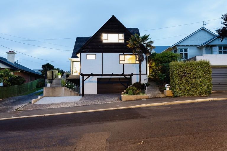 Photo of property in 3 Granville Terrace, Belleknowes, Dunedin, 9011