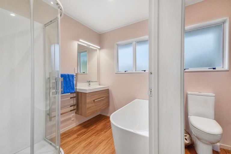 Photo of property in 24 Mountain Road, Western Heights, Rotorua, 3015