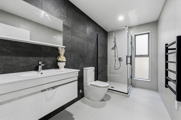 Photo of property in 6 Baumea Rise, Massey, Auckland, 0614