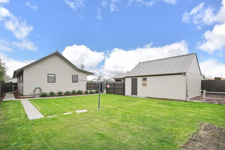 Photo of property in 4 Burnridge Place, Belfast, Christchurch, 8051