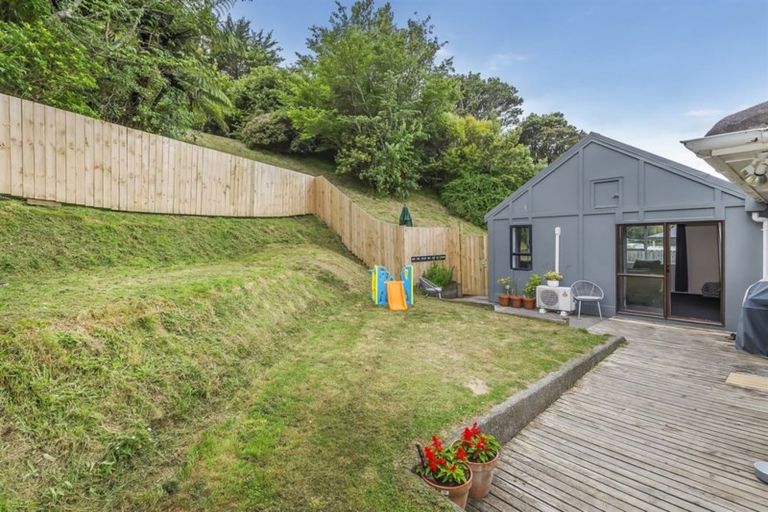 Photo of property in 14 Greer Crescent, Tawa, Wellington, 5028