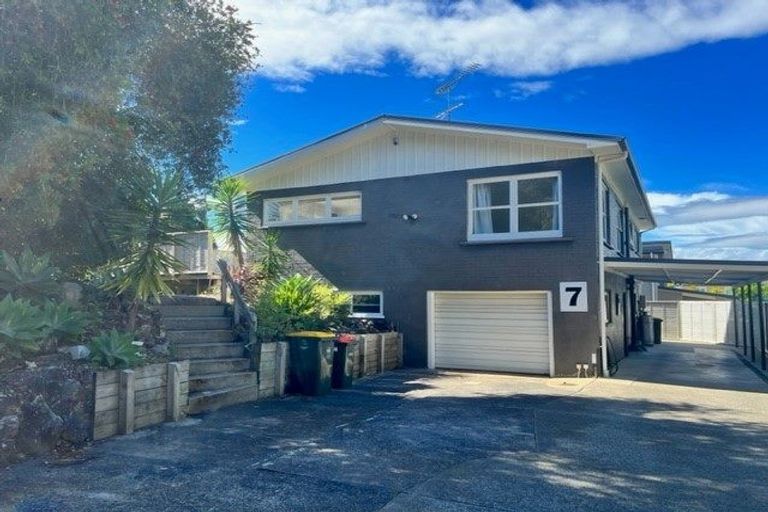 Photo of property in 7 Seymour Road, Mellons Bay, Auckland, 2014