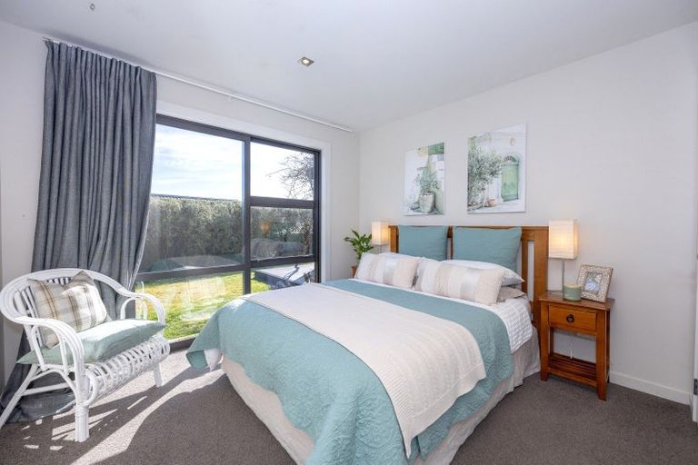Photo of property in 16 Islington Place, Wanaka, 9305