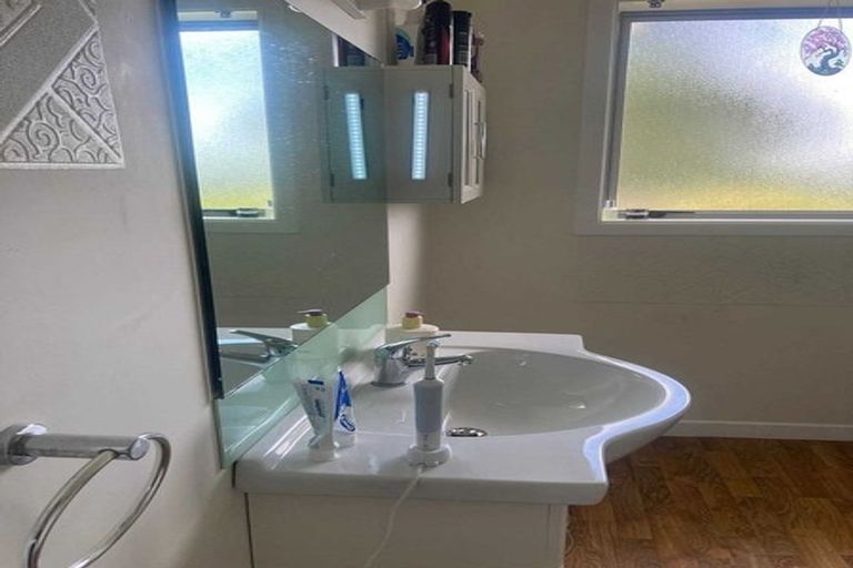 Photo of property in 18 Nukuroa Road, Oruawharo, Wellsford, 0975