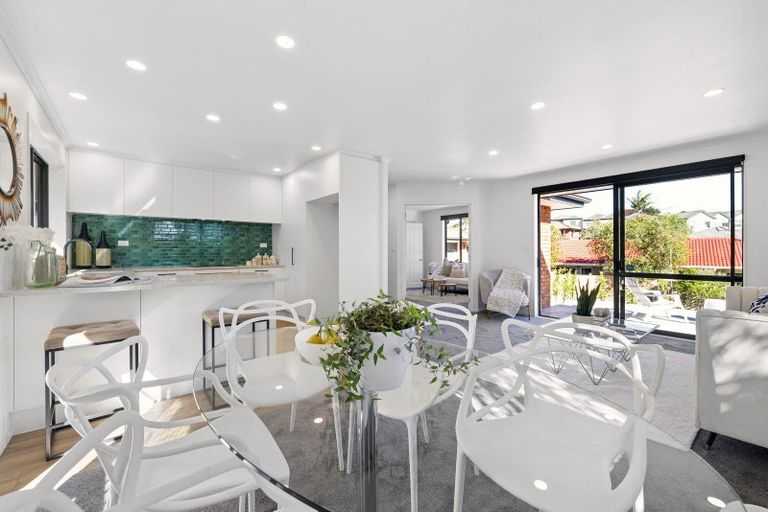 Photo of property in 9 Louvain Place, Greenhithe, Auckland, 0632