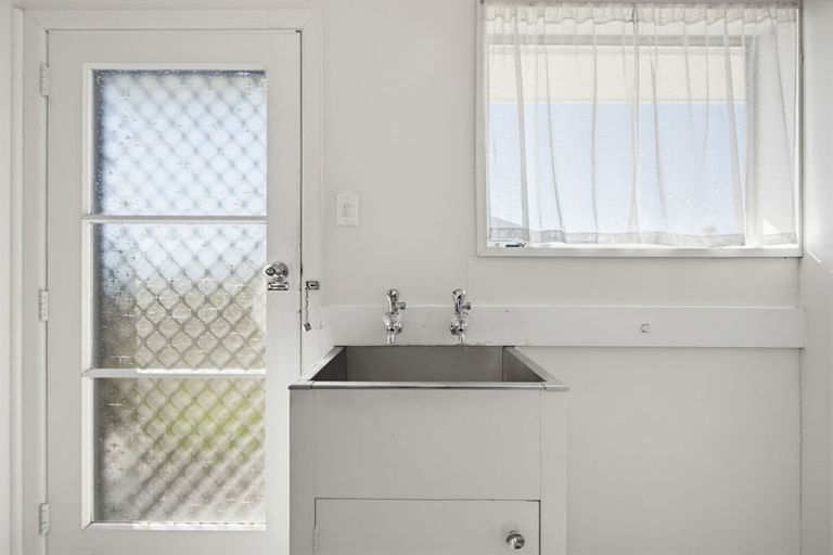 Photo of property in 22 Howden Road, Fairfield, Hamilton, 3214