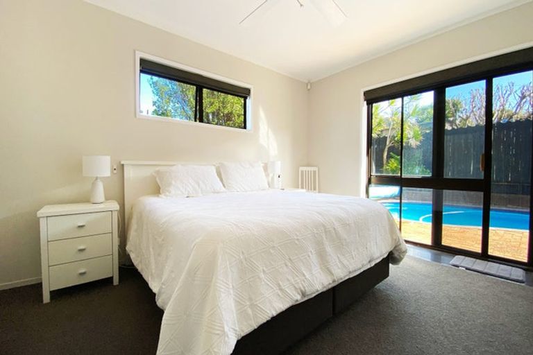 Photo of property in 10 St Simon Place, Botany Downs, Auckland, 2010