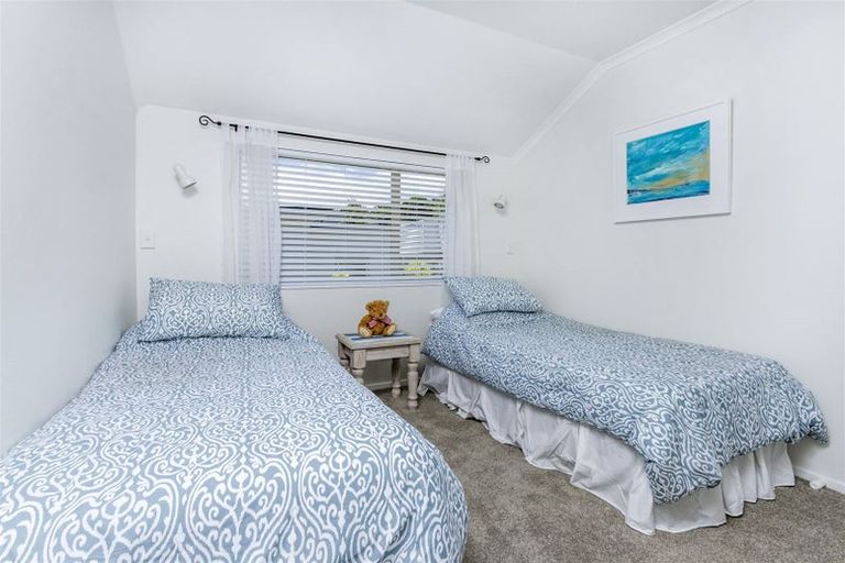 Photo of property in 2/46 Heathcote Road, Castor Bay, Auckland, 0620
