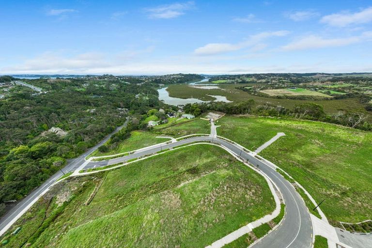 Photo of property in 15 Awanui Road, Red Beach, 0932