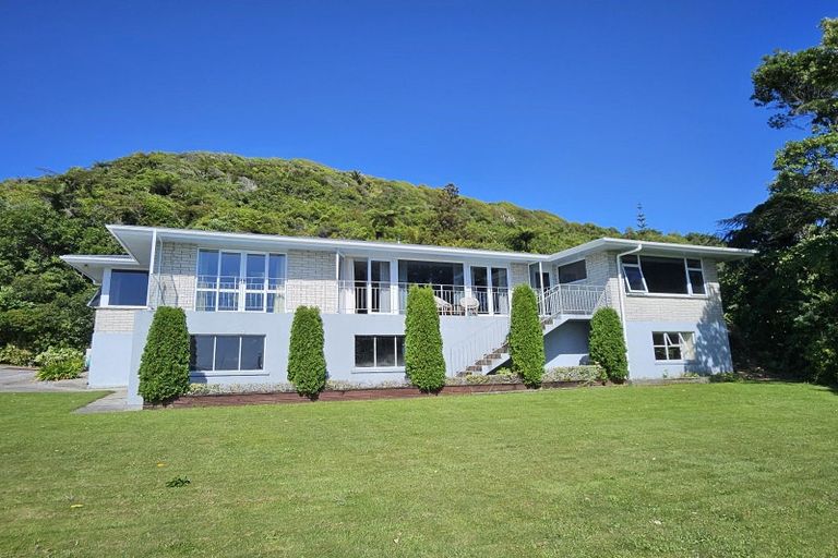 Photo of property in 127 Main South Road, Karoro, Greymouth, 7805