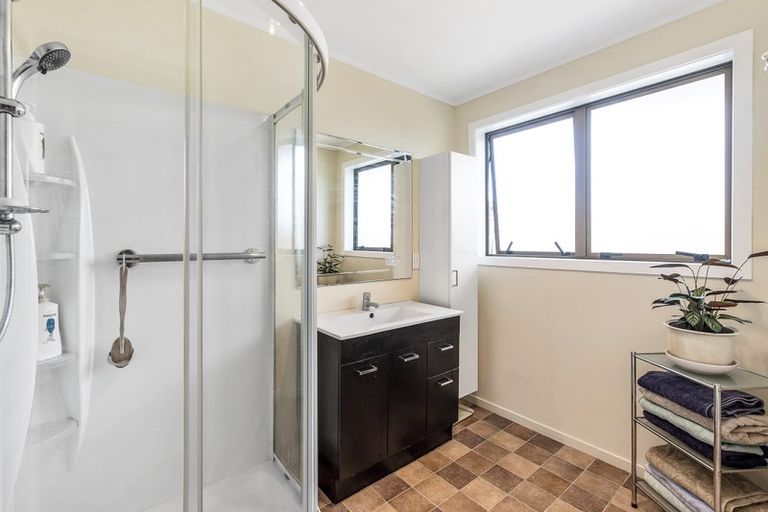 Photo of property in 6 Tawa Street, Waikanae, 5036