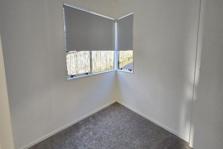 Photo of property in 2/24 Wylie Avenue, Sunnynook, Auckland, 0620
