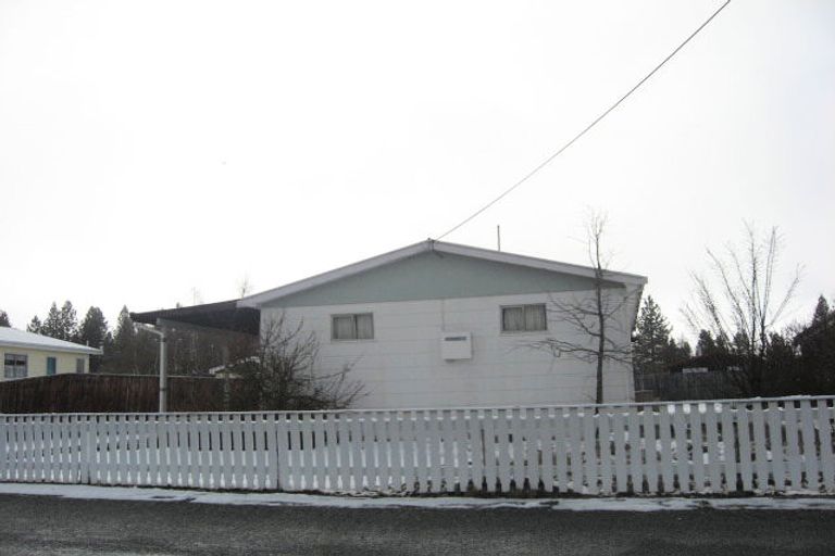Photo of property in 10 Hunter Crescent, Twizel, 7901