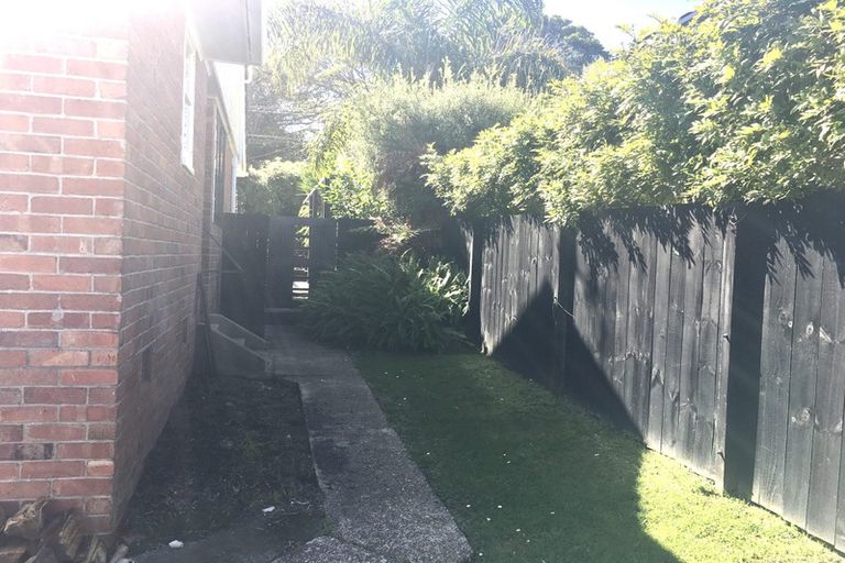 Photo of property in 261 Lake Road, Belmont, Auckland, 0622