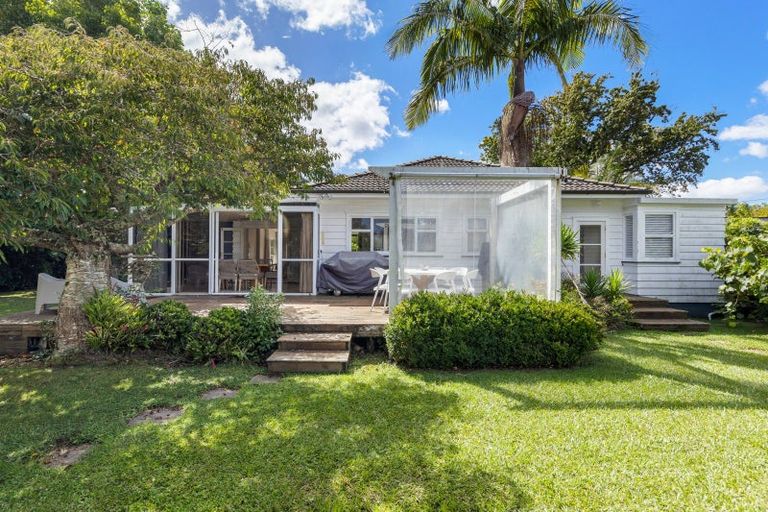 Photo of property in 9 Glamis Avenue, Manly, Whangaparaoa, 0930