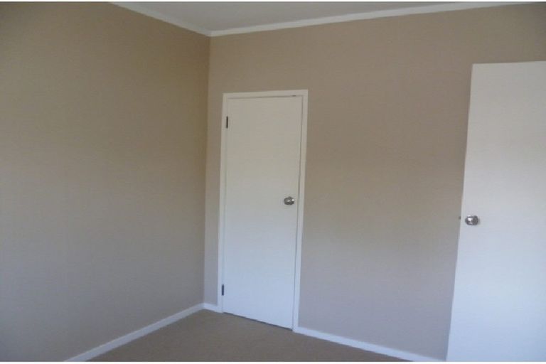 Photo of property in 1/9 Fuchsia Place, Birkdale, Auckland, 0626