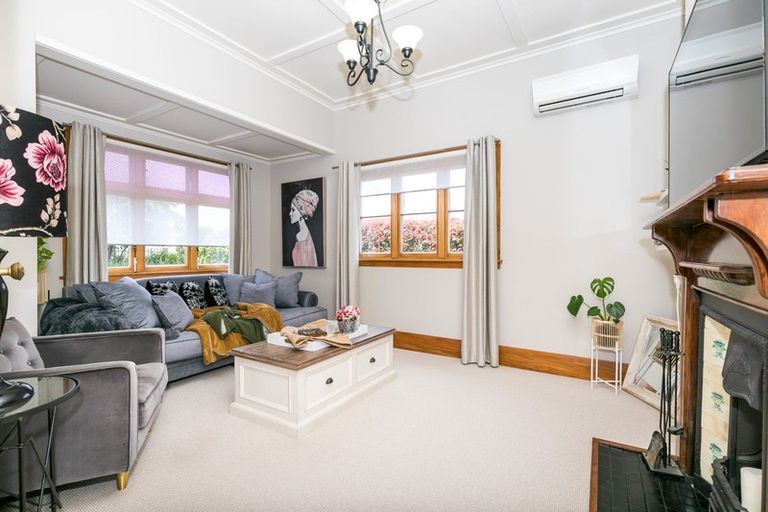 Photo of property in 106 Forest Lake Road, Forest Lake, Hamilton, 3200