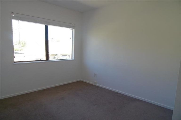 Photo of property in 2/17 Glamorgan Drive, Torbay, Auckland, 0630